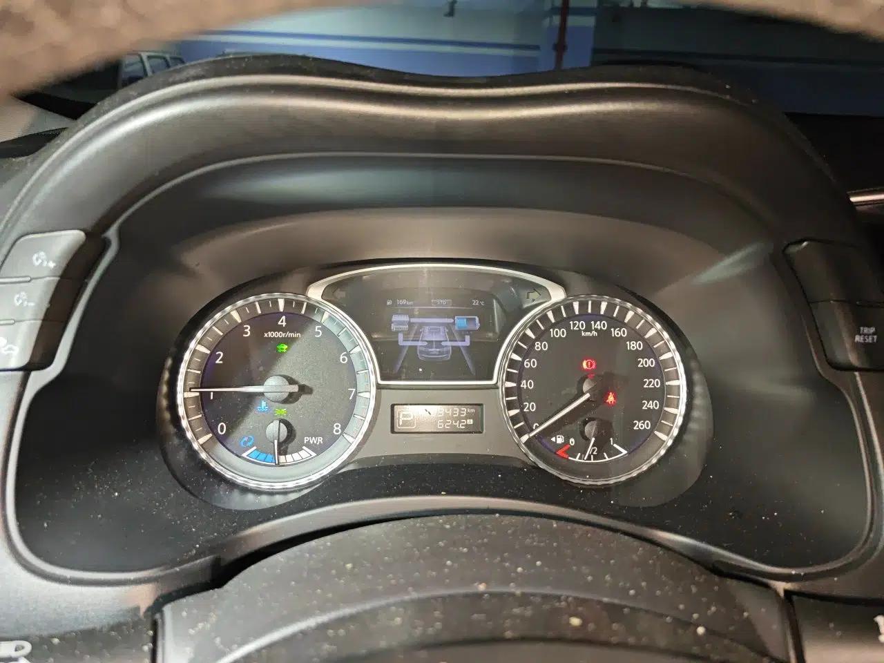Infiniti QX60 2014 2.5 S/C Hybrid Two-Wheel Drive Excellence Edition — миниатюра 12