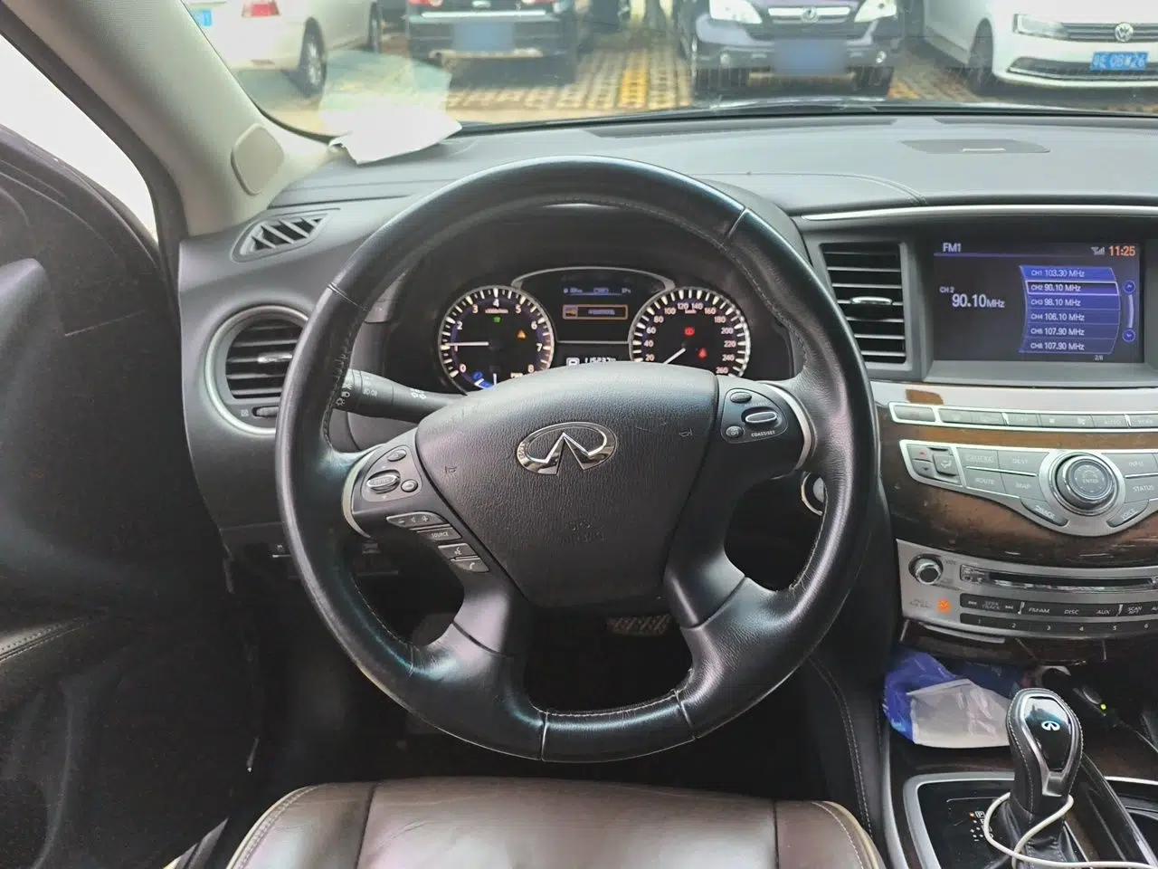 Infiniti QX60 2016 2.5 S/C Hybrid Two-Wheel-Drive Excellence Edition China V Standard — миниатюра 11