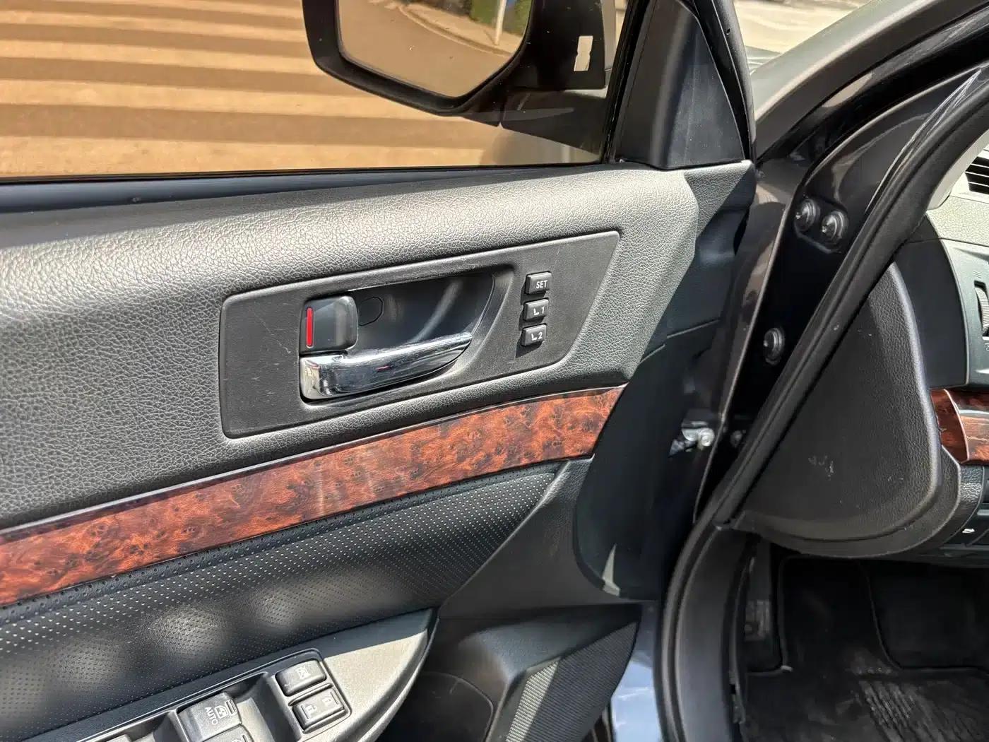 Outback 2013 2.5i Luxury Navigation Edition — миниатюра 13