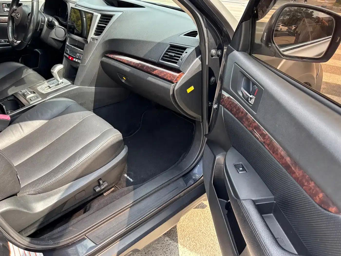 Outback 2013 2.5i Luxury Navigation Edition — миниатюра 15
