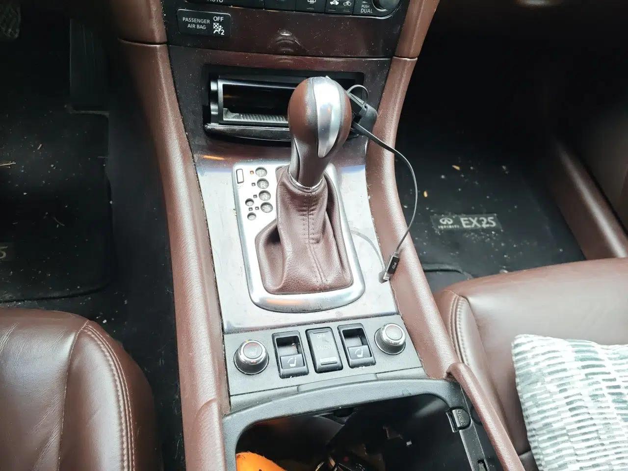 Infiniti EX 2011 EX25 Elegant Edition — миниатюра 15