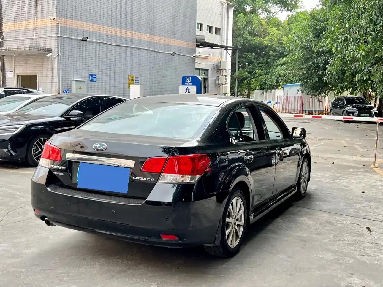 Legacy 2010 2.5i Luxury Edition — миниатюра 5