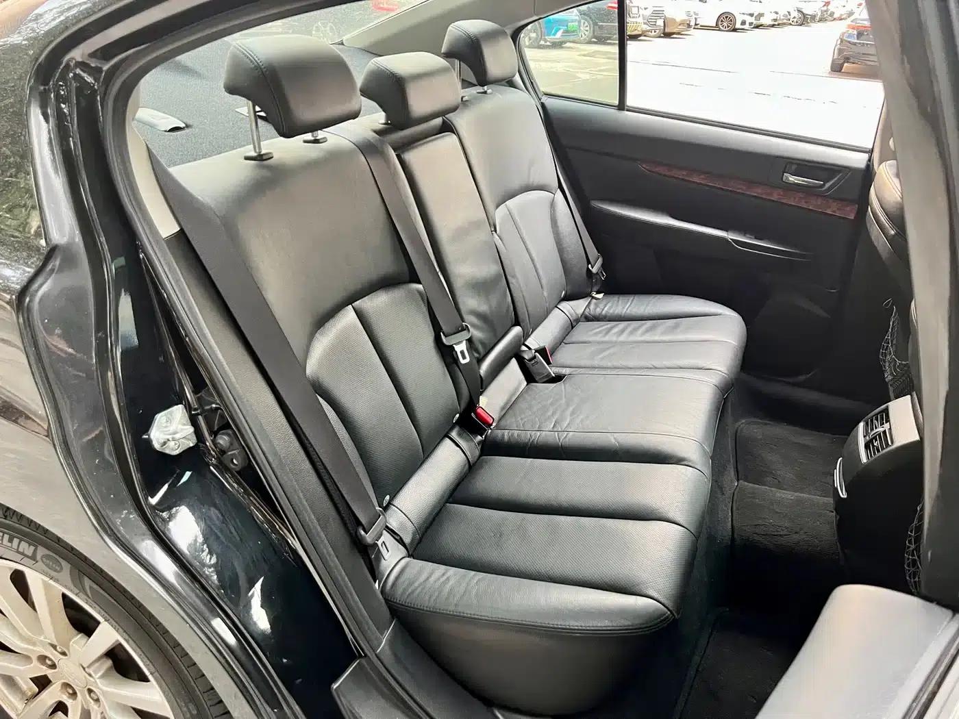 Legacy 2010 2.5i Luxury Edition — миниатюра 10