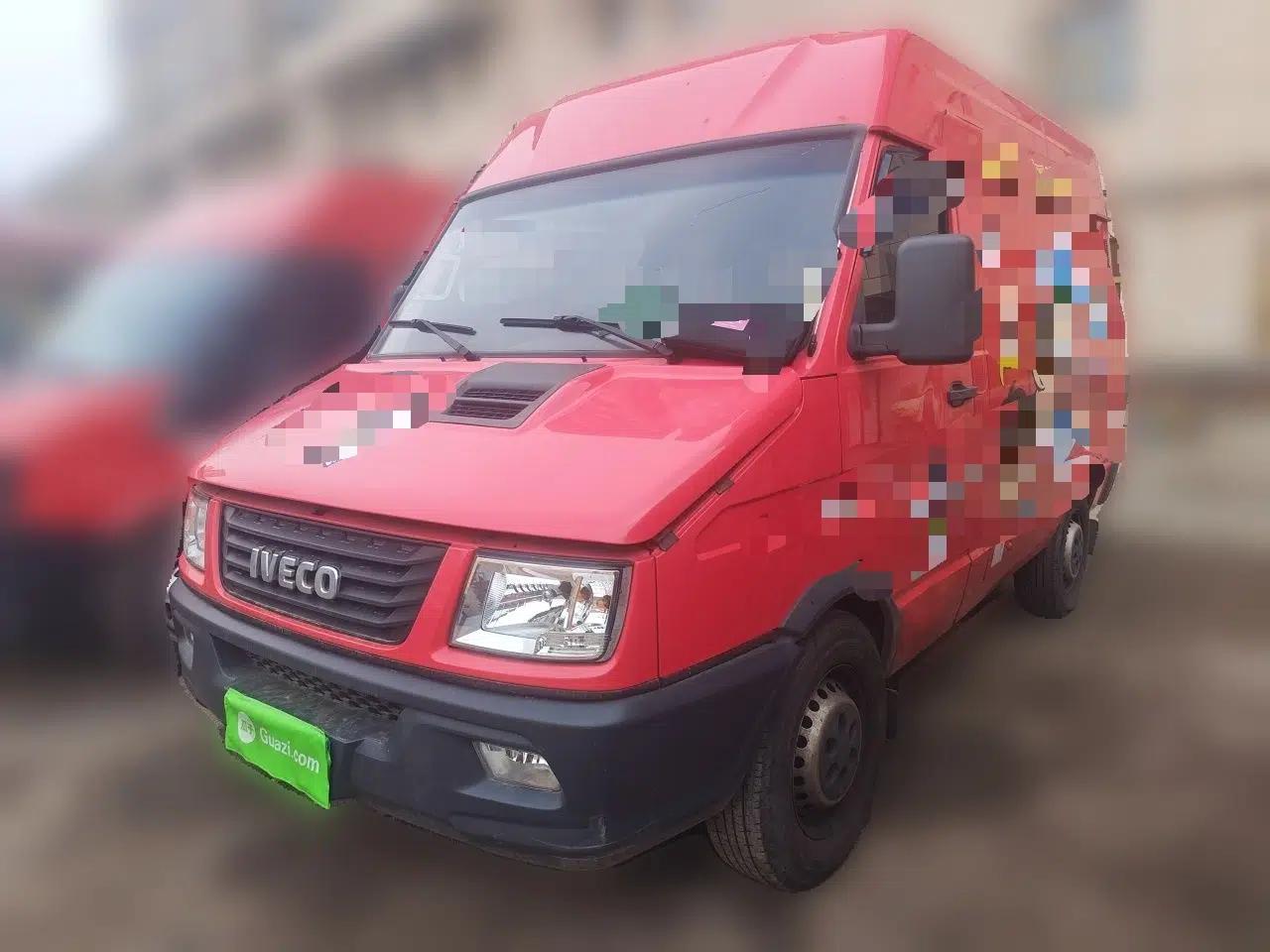 Iveco Daily 2021 2.8T V35 VAN厢式 van 3-seater short wheelbase mid-roof design single-tire manual doors — миниатюра 1