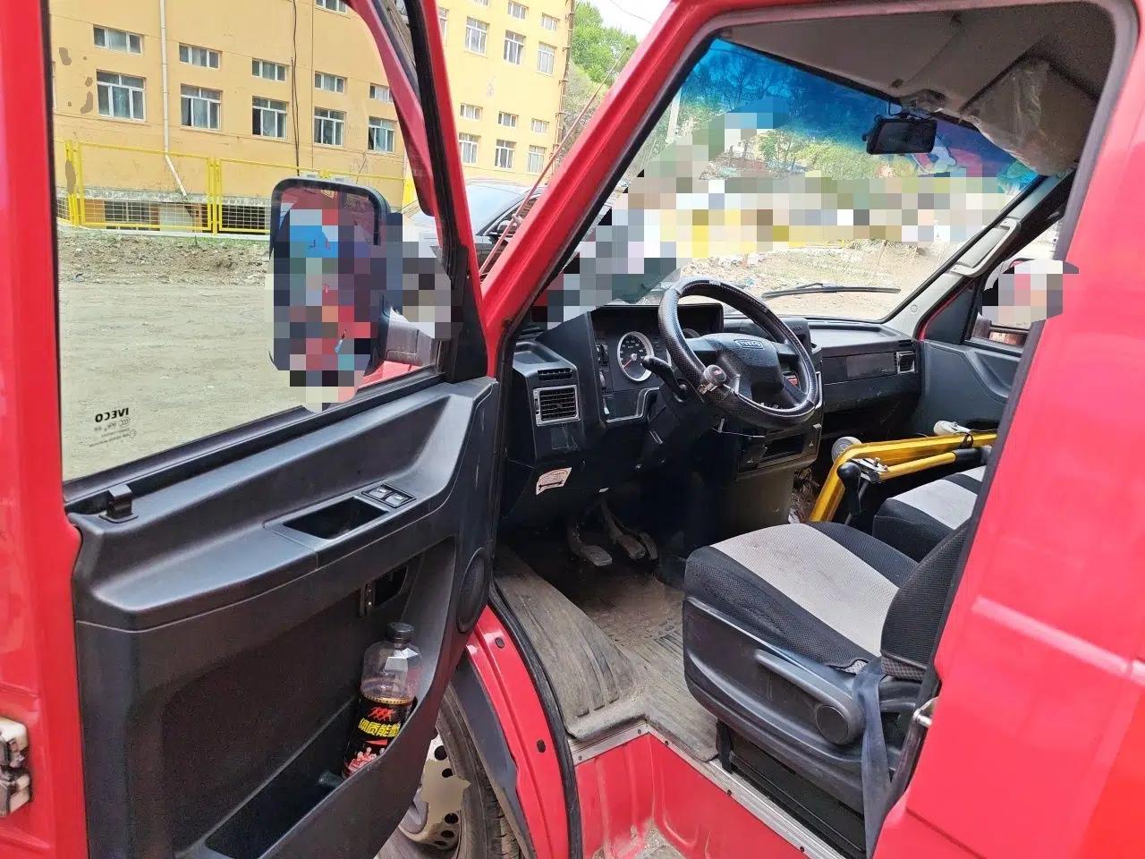 Iveco Daily 2021 2.8T V35 VAN厢式 van 3-seater short wheelbase mid-roof design single-tire manual doors — миниатюра 17