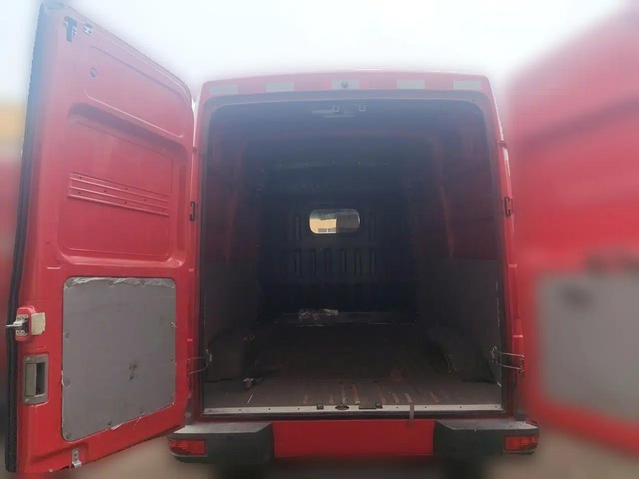 Iveco Daily 2021 2.8T V35 VAN厢式 van 3-seater short wheelbase mid-roof design single-tire manual doors — миниатюра 20