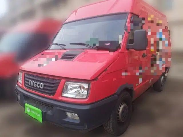 Iveco Daily 2021 2.8T V35 VAN厢式 van 3-seater short wheelbase mid-roof design single-tire manual doors