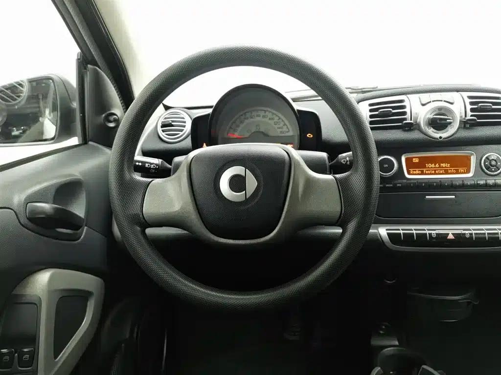 2012 Smart Fortwo 1.0 MHD Hardtop Comfort Edition — миниатюра 11