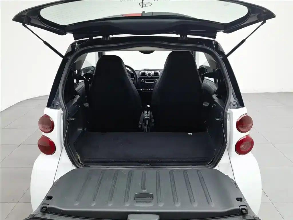 2012 Smart Fortwo 1.0 MHD Hardtop Comfort Edition — миниатюра 16