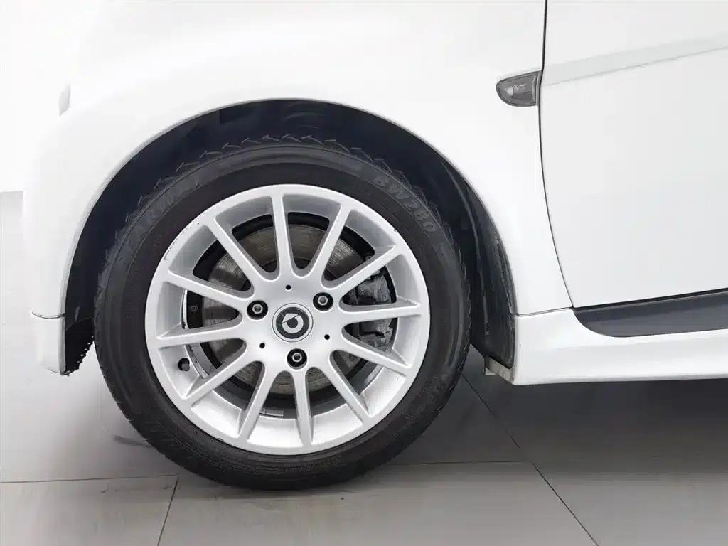 2012 Smart Fortwo 1.0 MHD Hardtop Comfort Edition — миниатюра 17