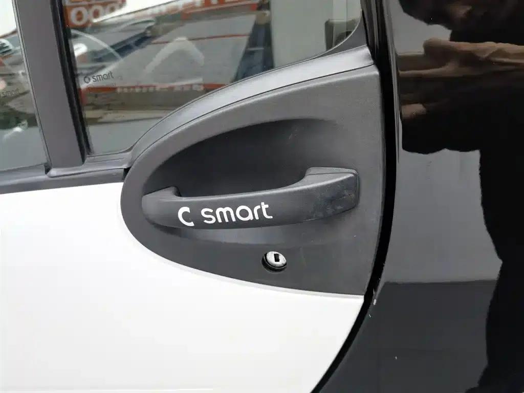 2012 Smart Fortwo 1.0 MHD Hardtop Comfort Edition — миниатюра 18