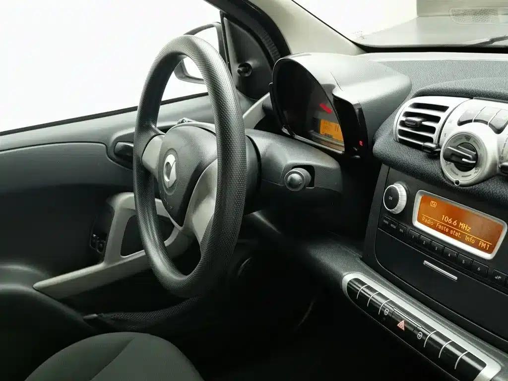 2012 Smart Fortwo 1.0 MHD Hardtop Comfort Edition — миниатюра 22