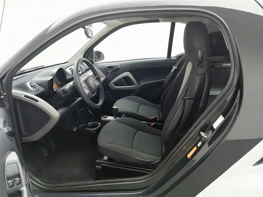 2012 Smart Fortwo 1.0 MHD Hardtop Comfort Edition — миниатюра 10