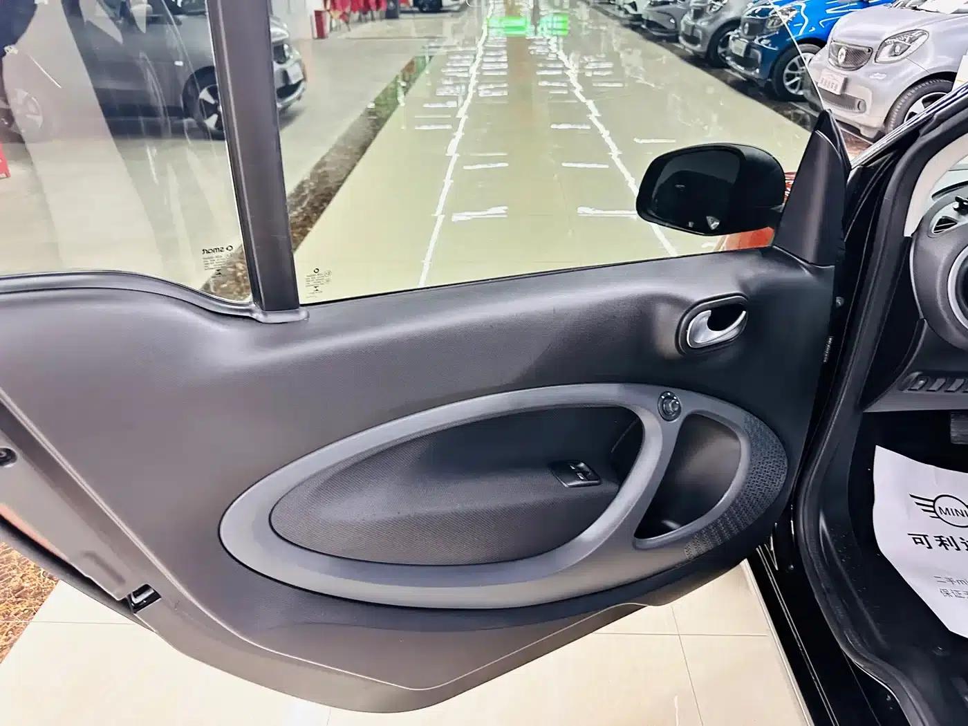 2018 Smart Fortwo 1.0L 52kW Hardtop Passion Edition (National V Emission Standard) — миниатюра 17