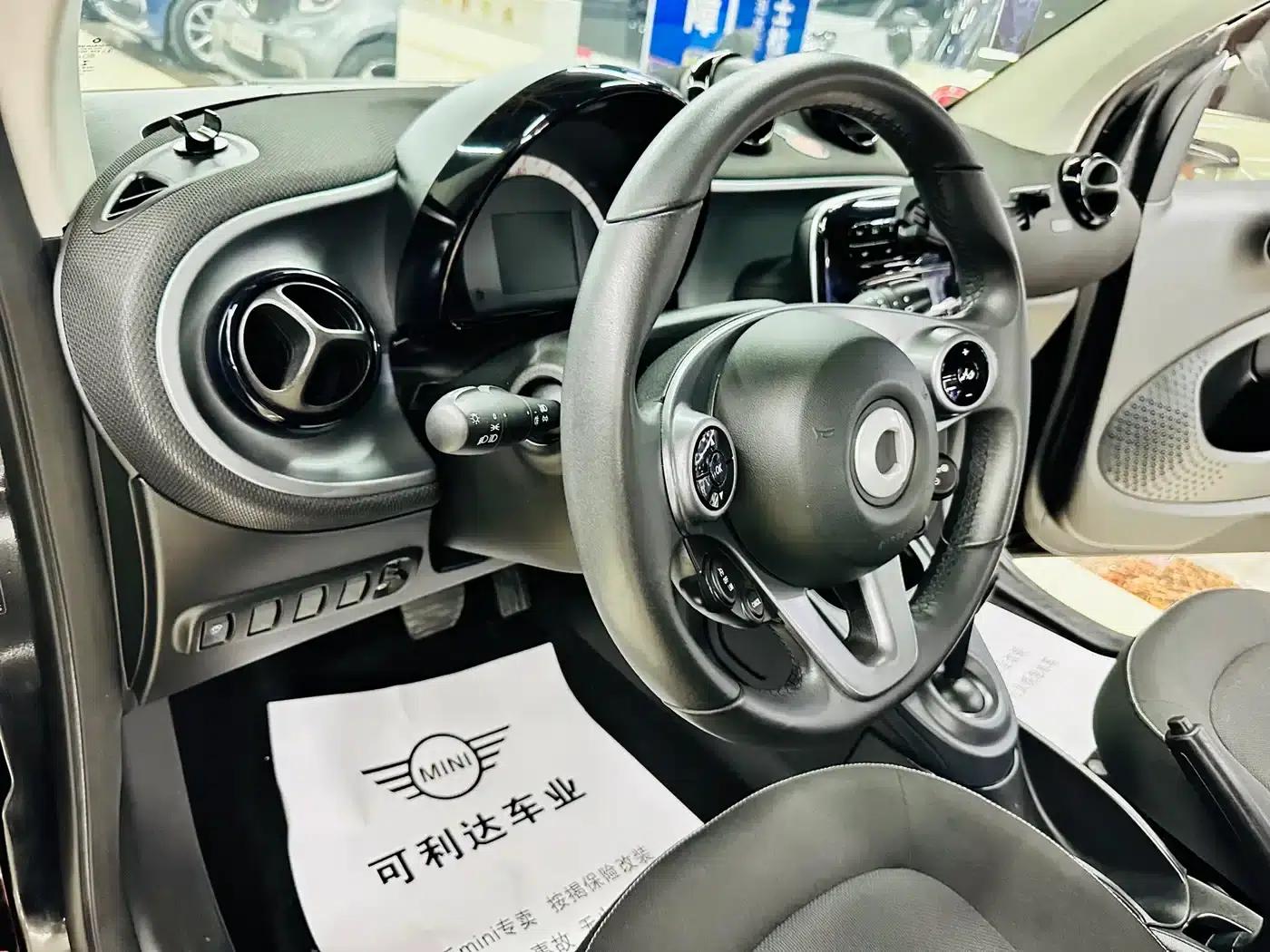 2018 Smart Fortwo 1.0L 52kW Hardtop Passion Edition (National V Emission Standard) — миниатюра 18