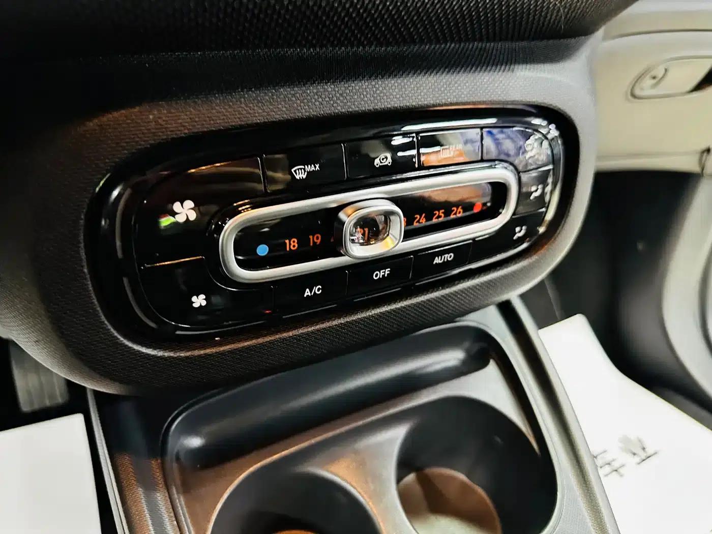 2018 Smart Fortwo 1.0L 52kW Hardtop Passion Edition (National V Emission Standard) — миниатюра 35