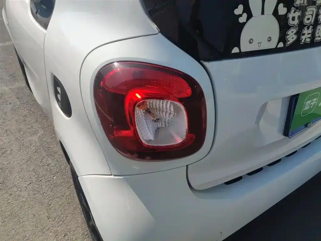 2015 Smart Fortwo 1.0L 52kW Hardtop Dynamic Edition — миниатюра 23