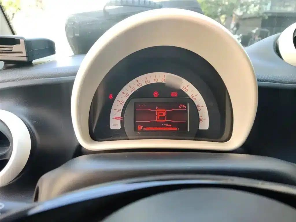 2015 Smart Fortwo 1.0L 52kW Hardtop Dynamic Edition — миниатюра 4