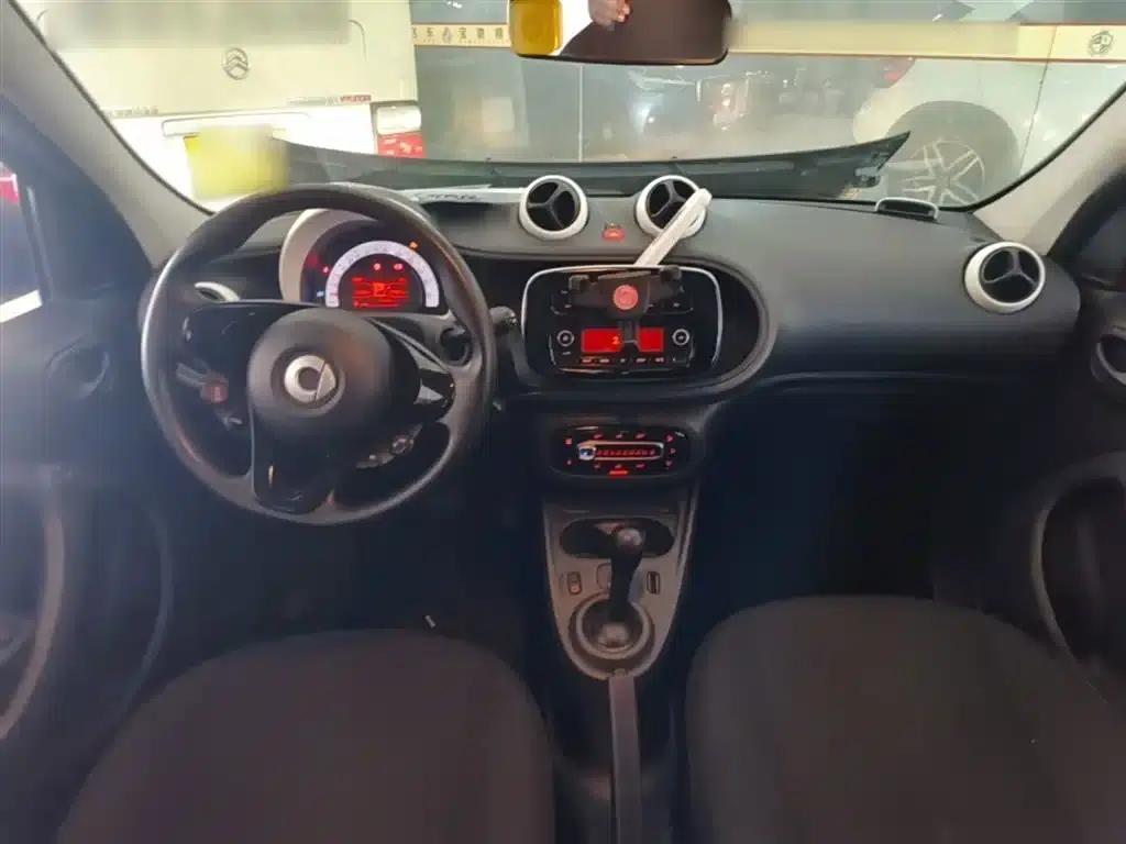 2018 Smart Forfour 1.0L 52kW Dynamic Edition — миниатюра 10