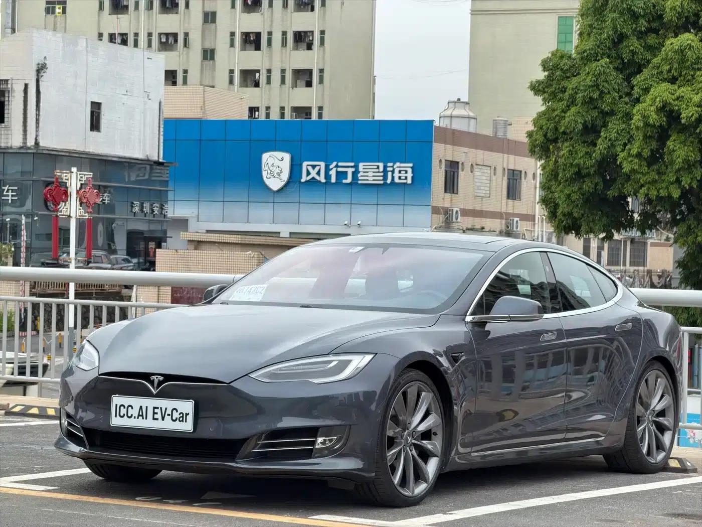 2016 Model S 90D — миниатюра 1
