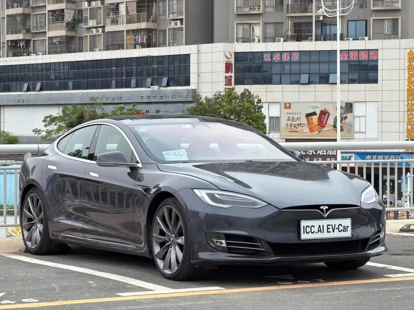 2016 Model S 90D — миниатюра 3