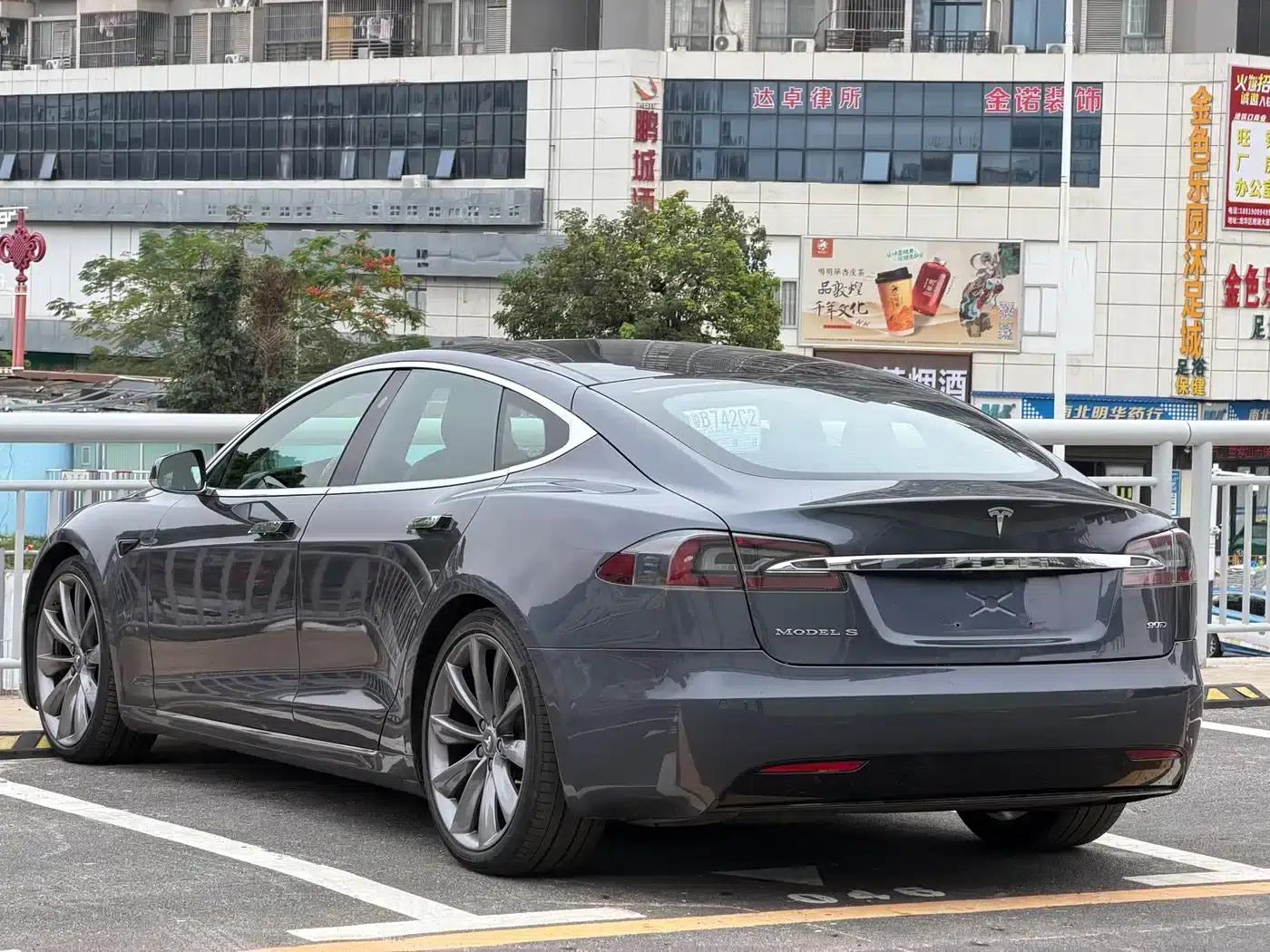 2016 Model S 90D — миниатюра 9