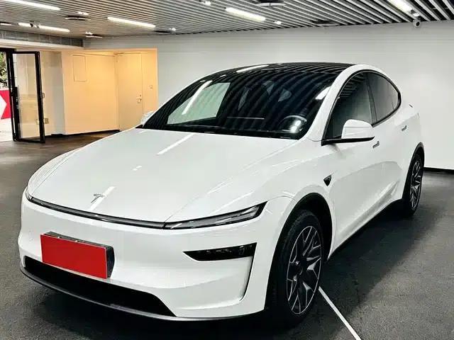 Model Y L 2025 Long Range All-Wheel Drive