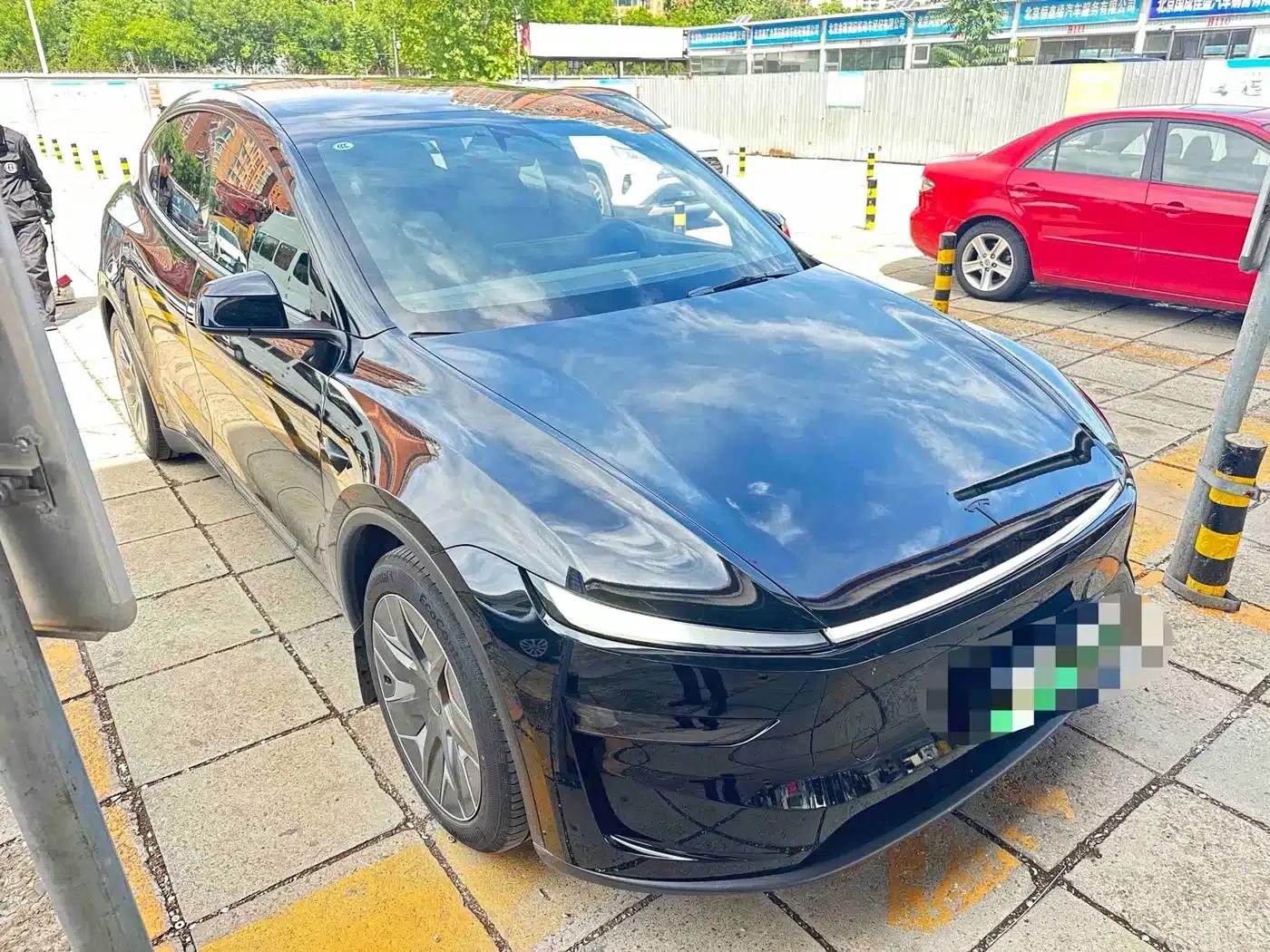 Model Y L 2025 Long Range All-Wheel Drive — миниатюра 3