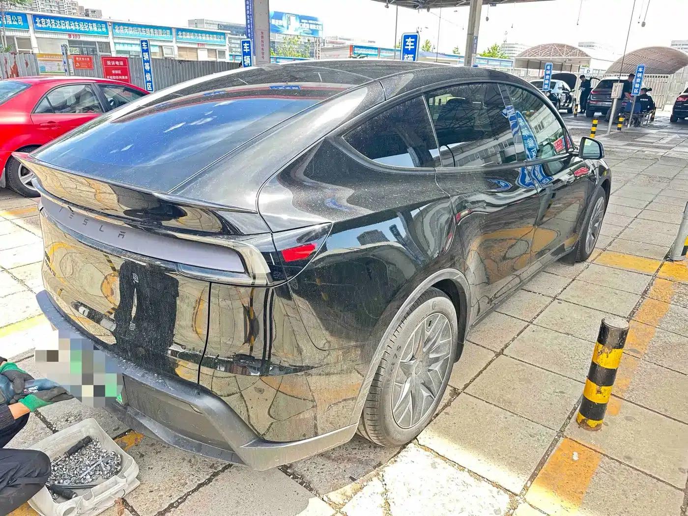 Model Y L 2025 Long Range All-Wheel Drive — миниатюра 6