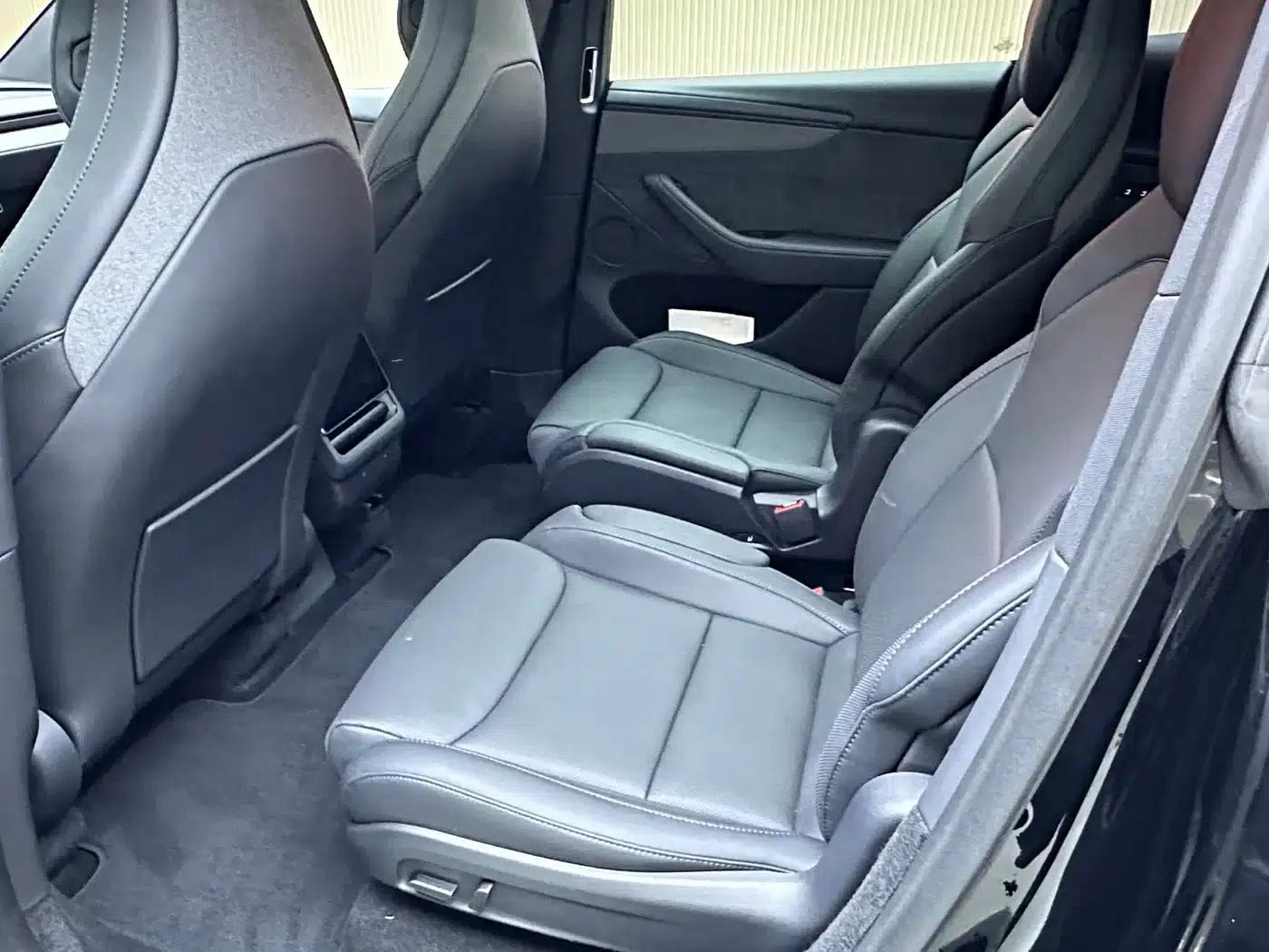 Model Y L 2025 Long Range All-Wheel Drive — миниатюра 12