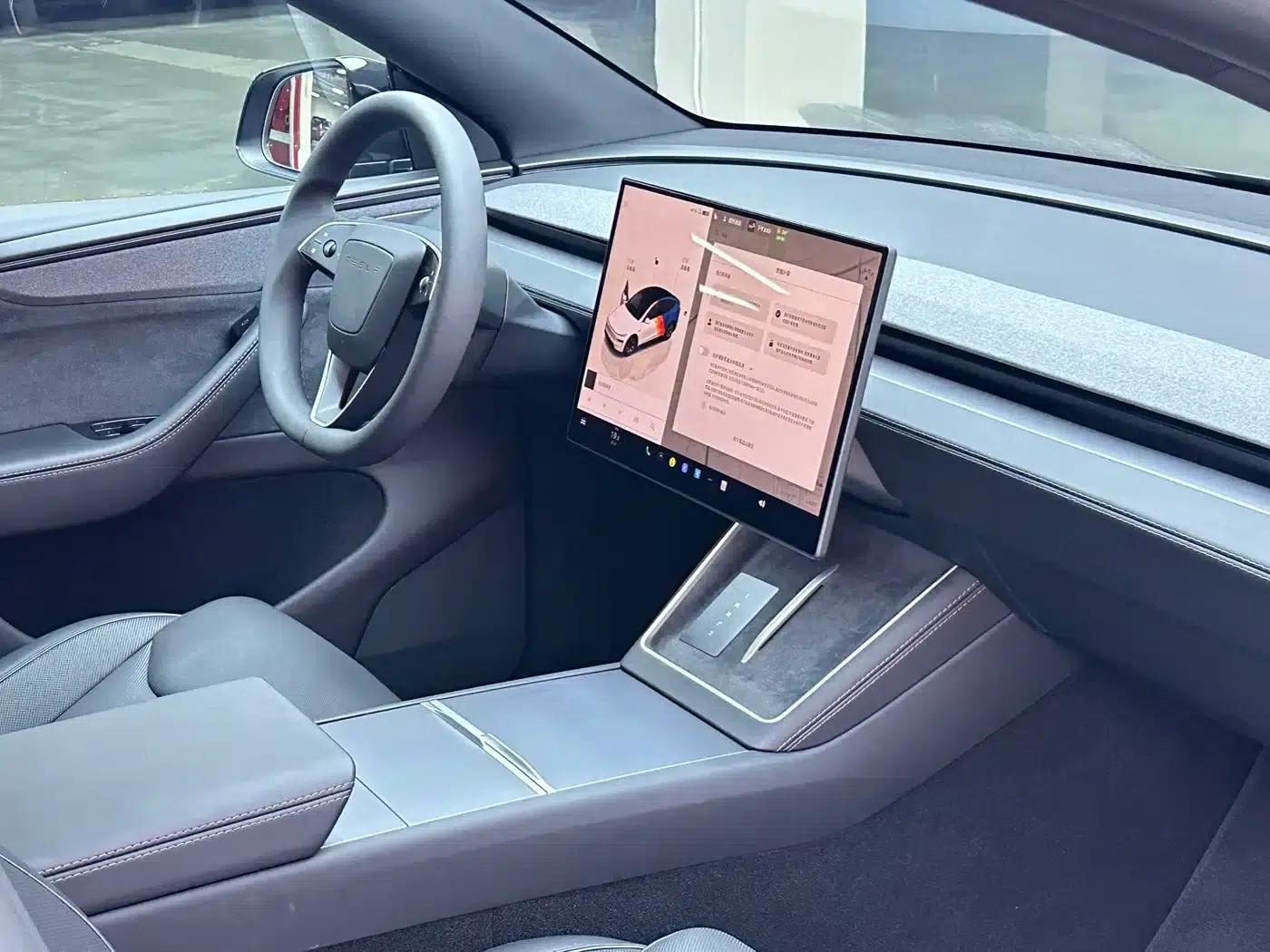 Model Y L 2025 Long Range All-Wheel Drive — миниатюра 16