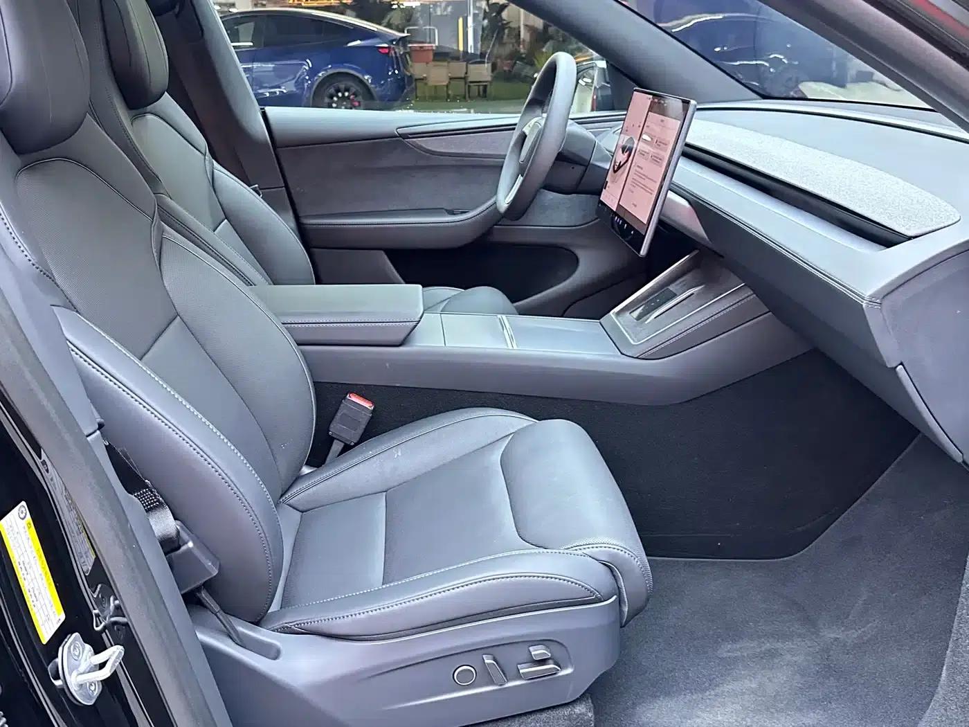 Model Y L 2025 Long Range All-Wheel Drive — миниатюра 17
