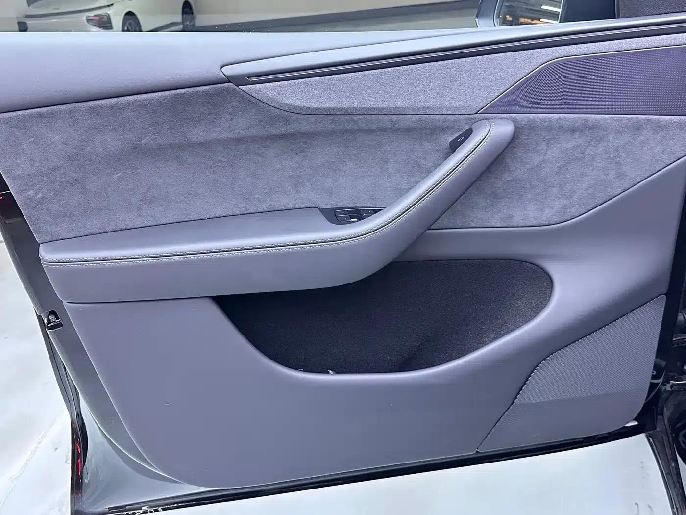 Model Y L 2025 Long Range All-Wheel Drive — миниатюра 6