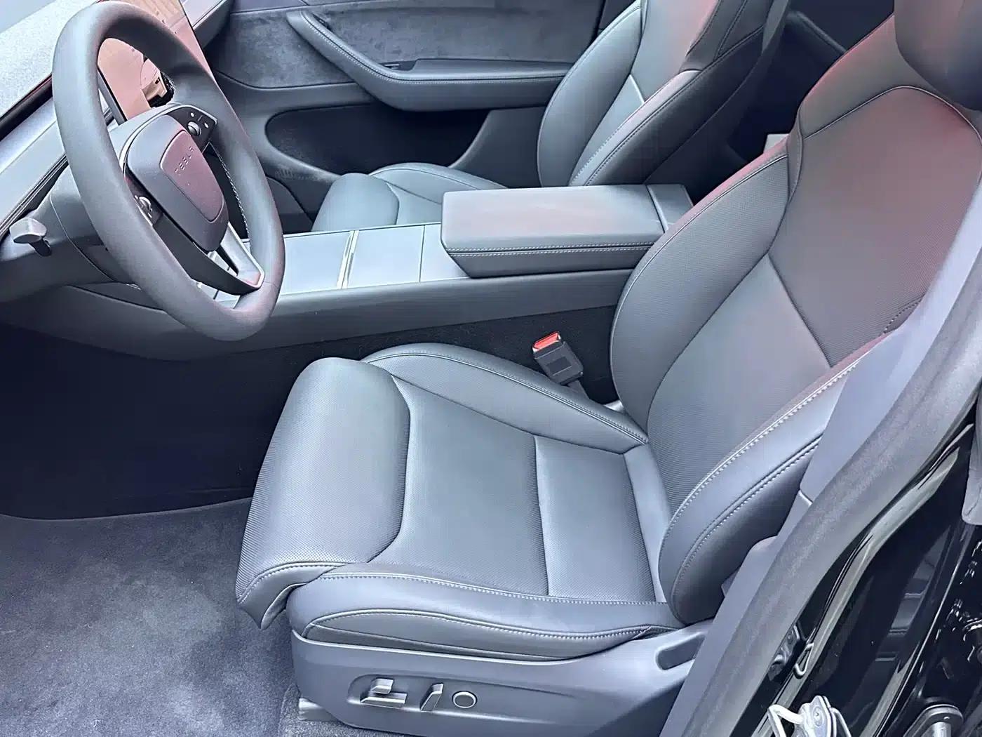 Model Y L 2025 Long Range All-Wheel Drive — миниатюра 10