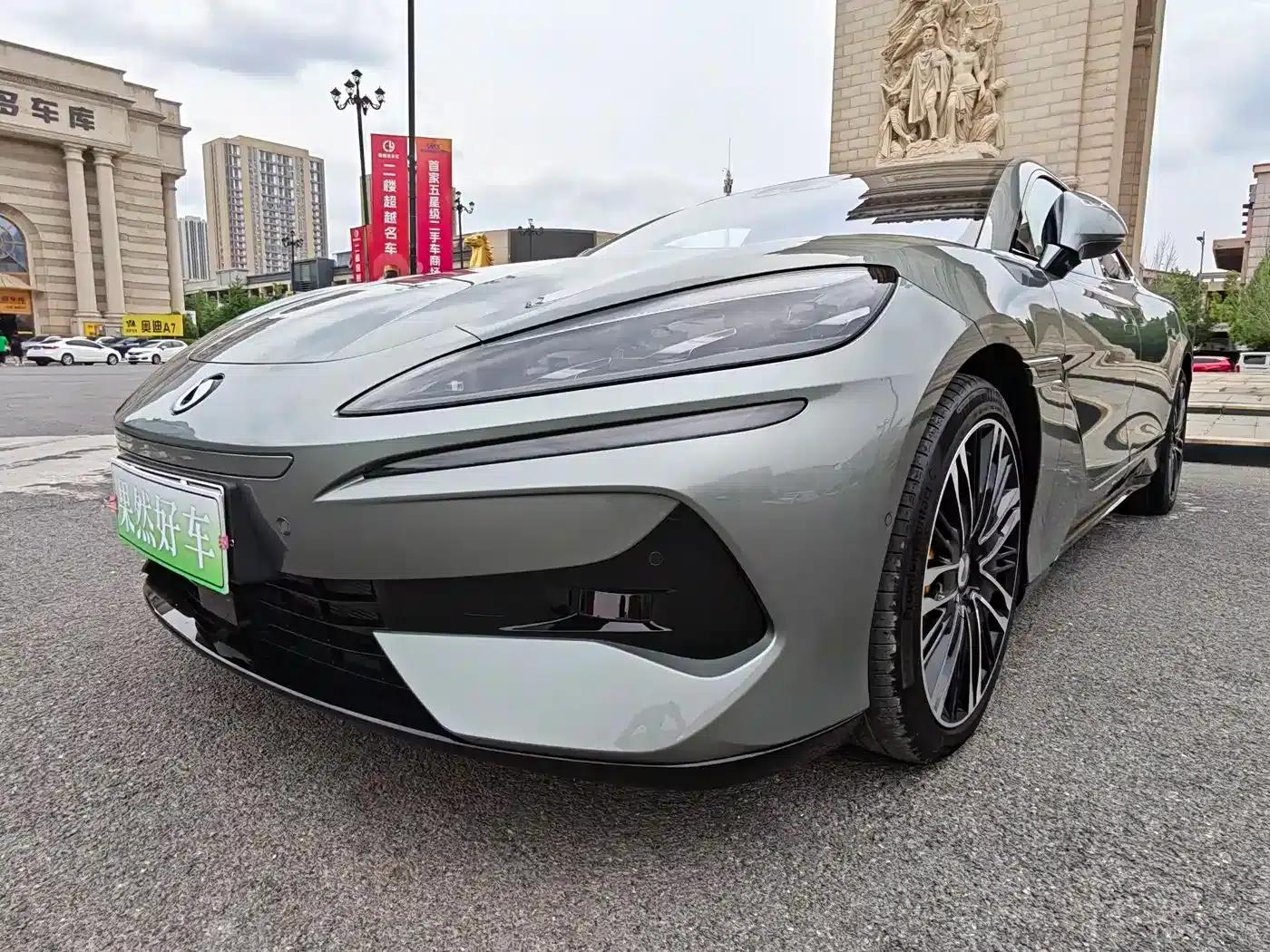 Denza Z9 GT 2024 1100 AWD Ultra Edition — миниатюра 1