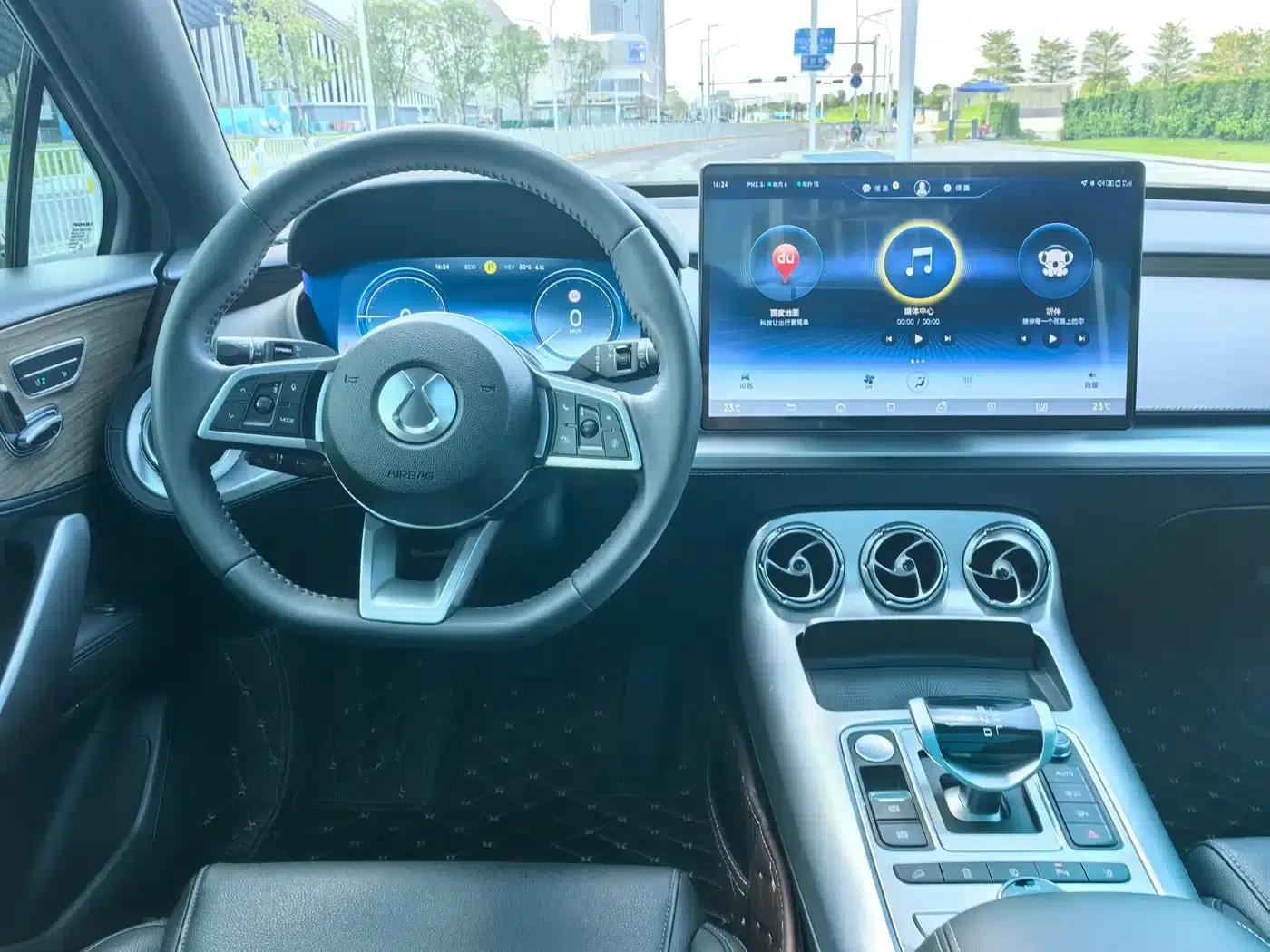 Denza X 2020 PHEV Classic Edition — миниатюра 11