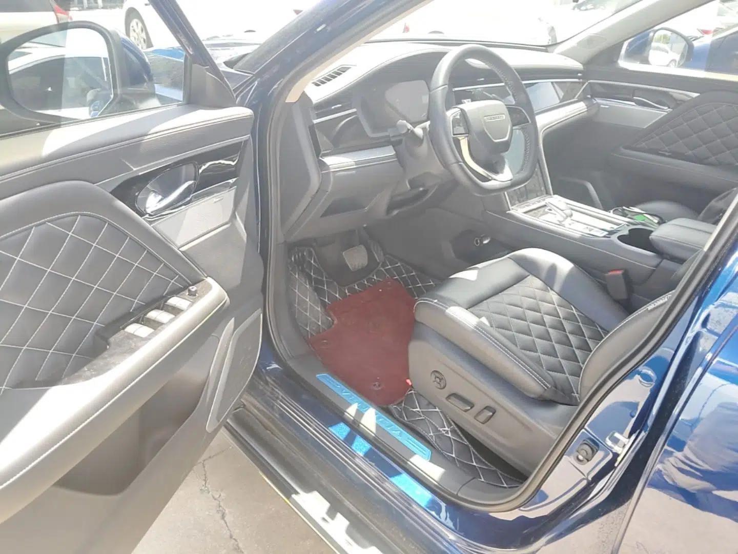 Venucia Star 2020 260T Automatic 48V Mild Hybrid Turbocharged Starry Edition — миниатюра 19