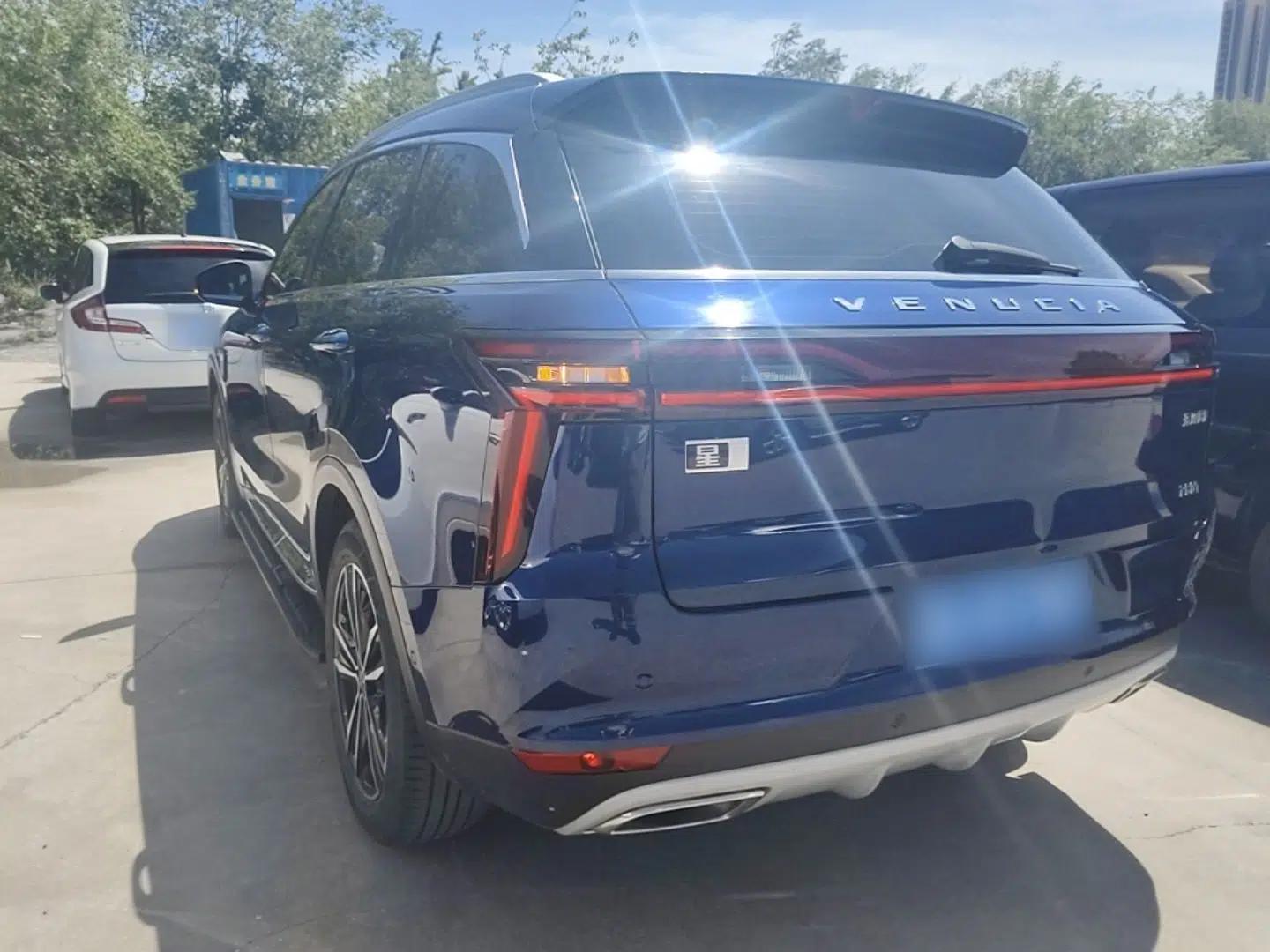 Venucia Star 2020 260T Automatic 48V Mild Hybrid Turbocharged Starry Edition — миниатюра 4