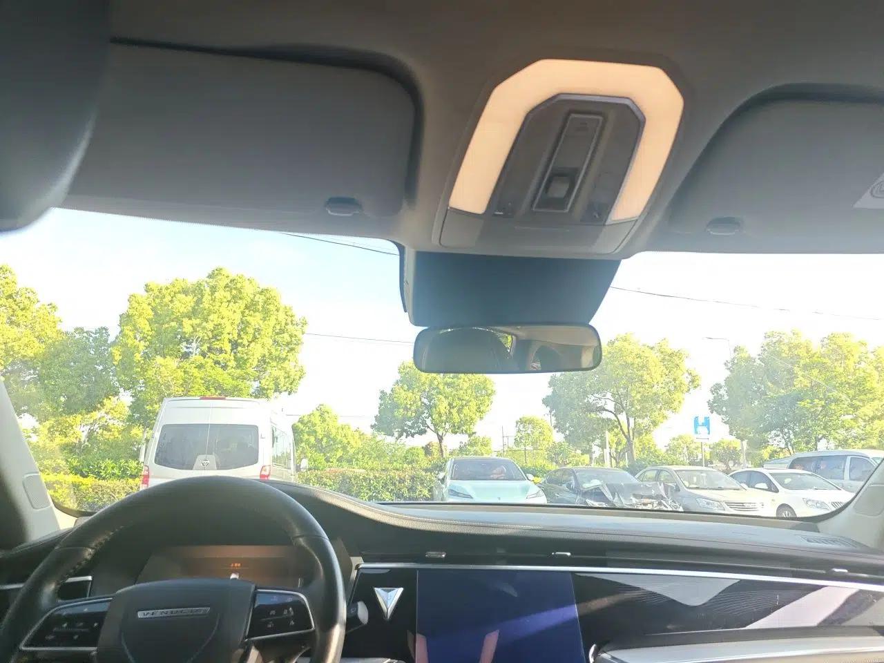 Venucia Star 2020 260T Automatic 48V Mild Hybrid Turbocharged Starry Edition — миниатюра 15