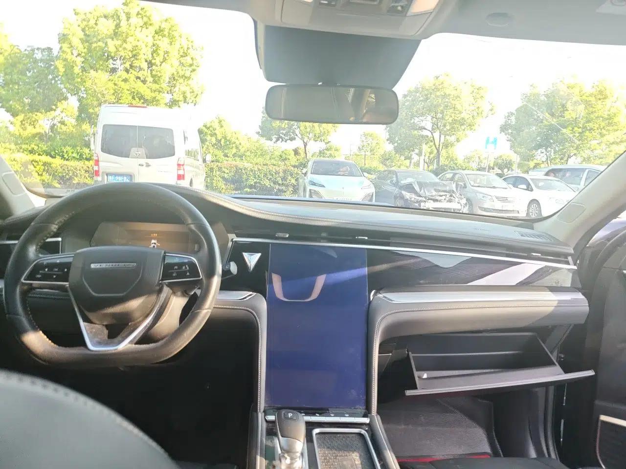 Venucia Star 2020 260T Automatic 48V Mild Hybrid Turbocharged Starry Edition — миниатюра 18