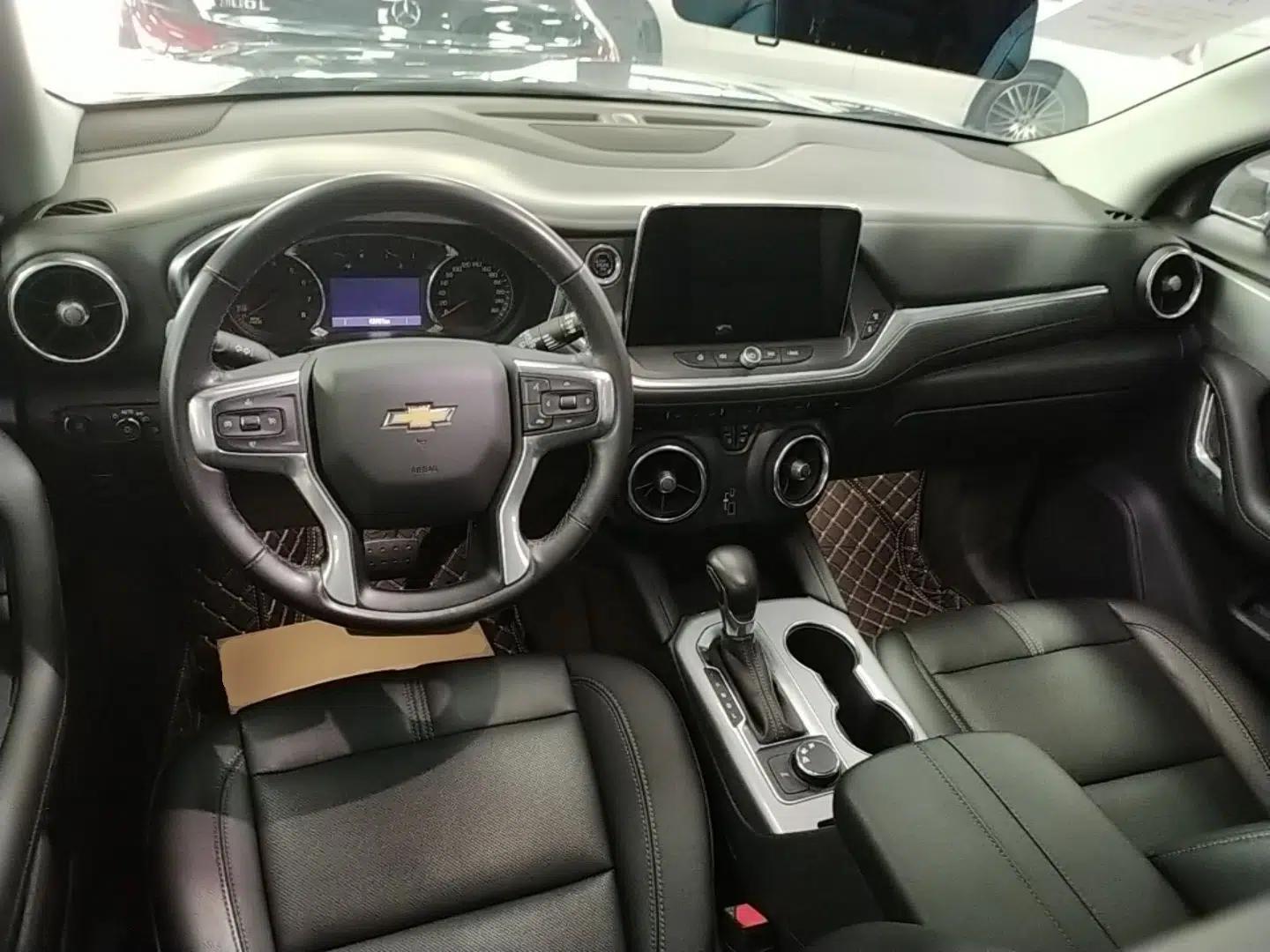 Chevrolet Blazer 2020 650T 7-Seater WEI Version — миниатюра 13