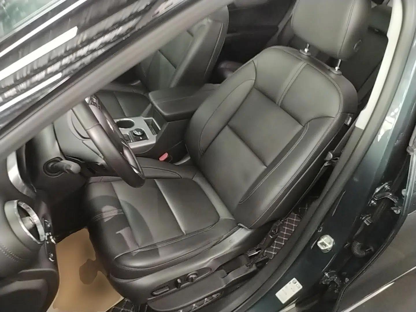 Chevrolet Blazer 2020 650T 7-Seater WEI Version — миниатюра 18