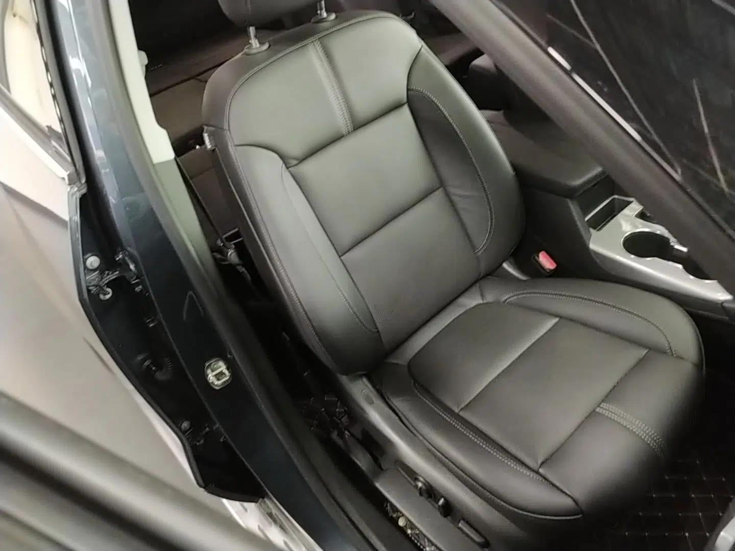 Chevrolet Blazer 2020 650T 7-Seater WEI Version — миниатюра 23