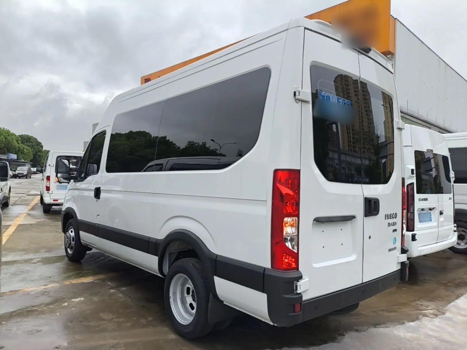 Iveco Eurocargo 2021 2.0T Manual Super-Rui Long Wheelbase Short Overhang High Roof Manual Doors F1A — миниатюра 7
