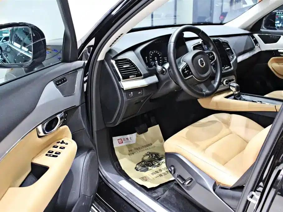 2016 Volvo XC90 T5 Smart Edition 7-seater — миниатюра 4