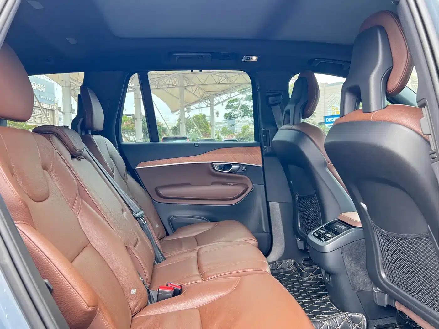 2021 Volvo XC90 B6 Inscription Luxury Edition 7-seater — миниатюра 11