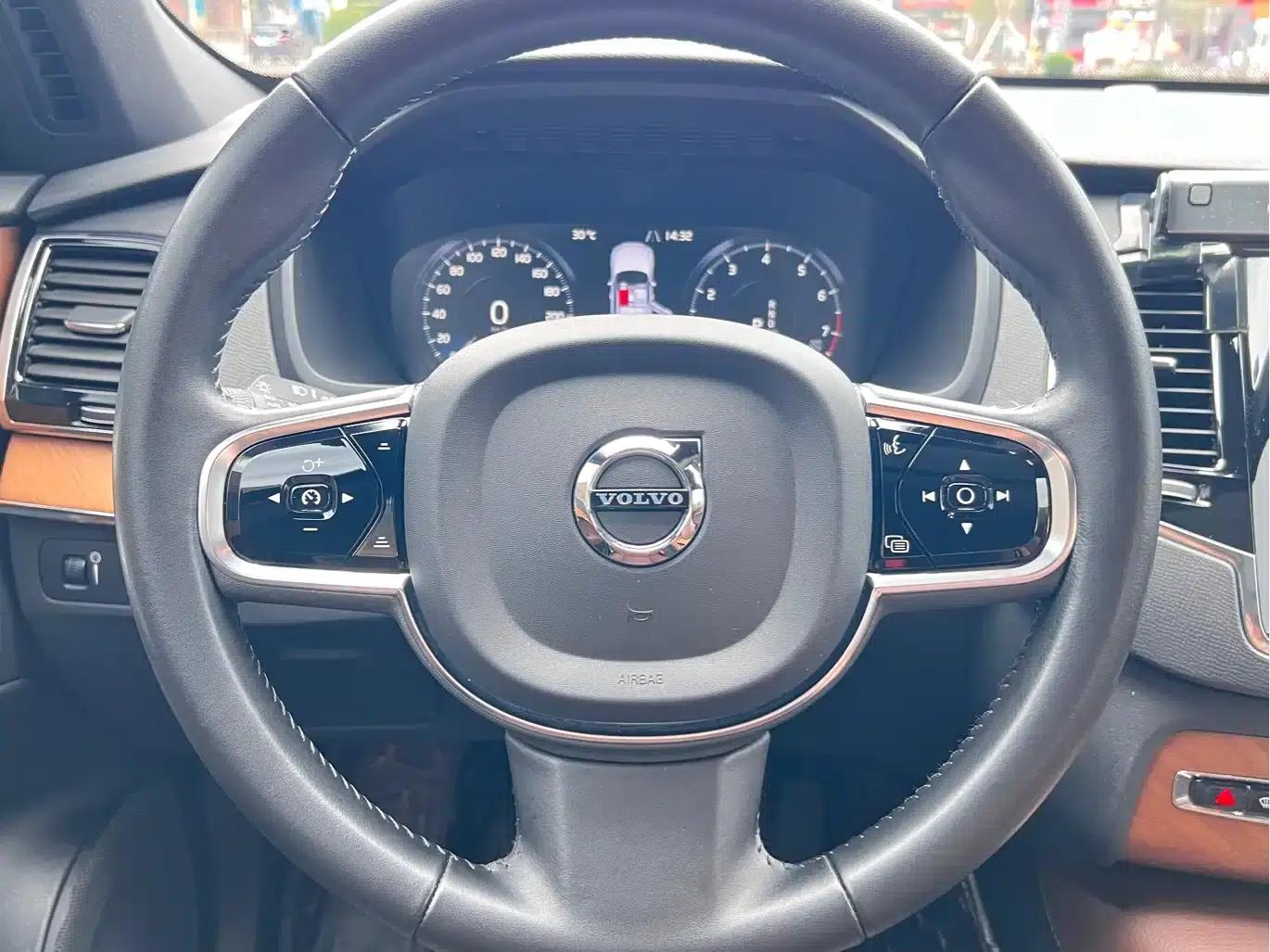 2021 Volvo XC90 B6 Inscription Luxury Edition 7-seater — миниатюра 13