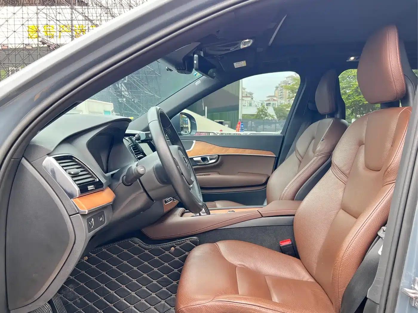 2021 Volvo XC90 B6 Inscription Luxury Edition 7-seater — миниатюра 8