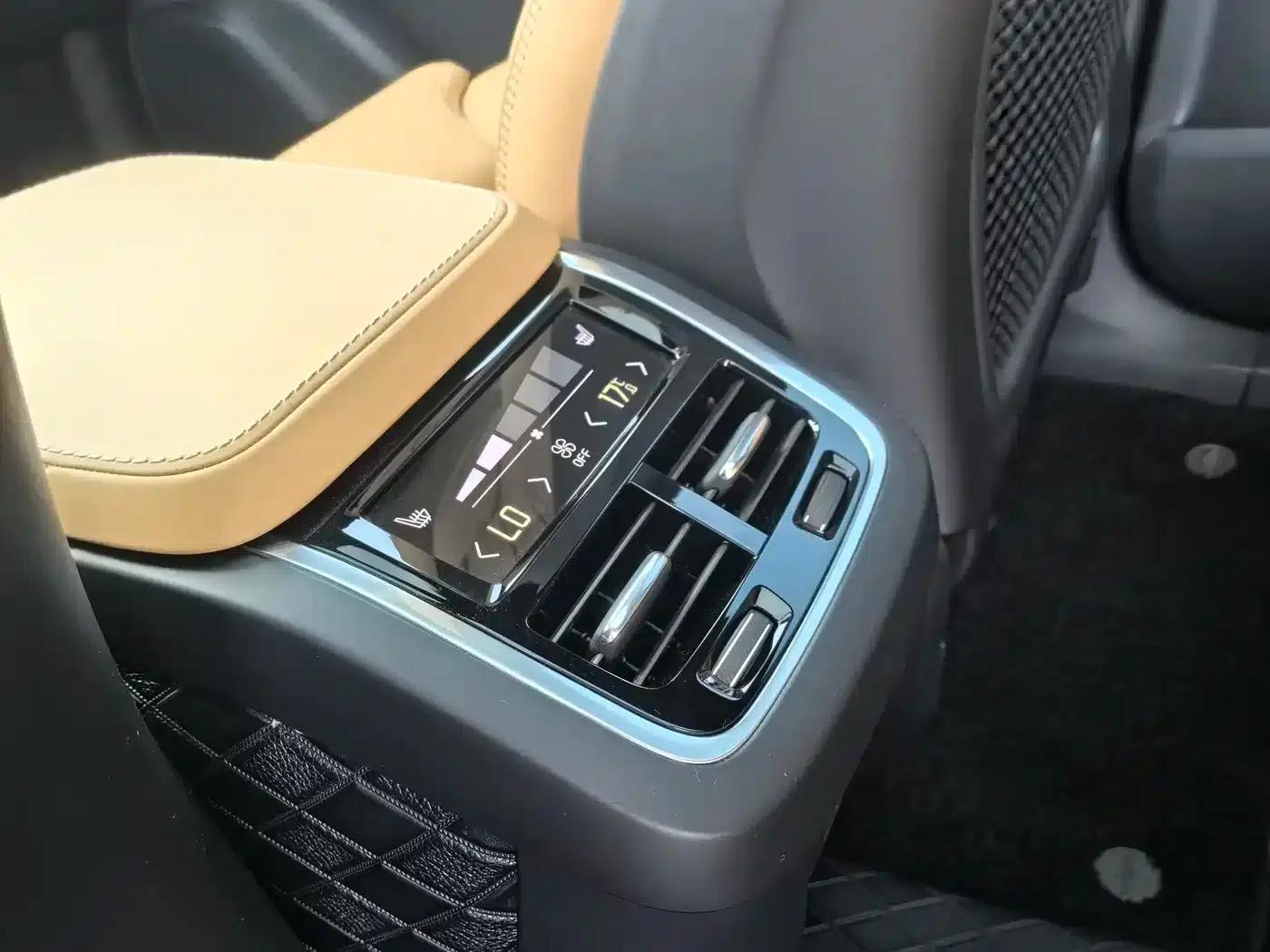 2017 Volvo XC90 T6 Inscription (5-seater) — миниатюра 14