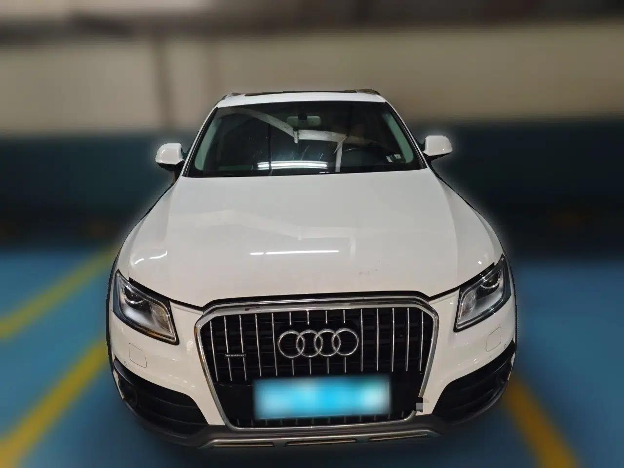 Audi Q5 2018 Collector's Edition 40 TFSI Technology Model — миниатюра 2